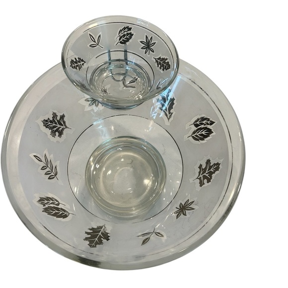 Mid-century Starlyte Chip and Dip Bowls in Silver Leaf - Picture 6 of 13